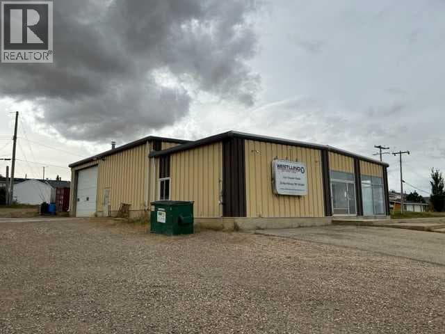 5124 47 Avenue — photo 3