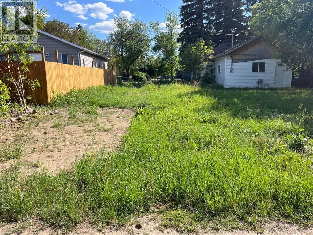 4814 49 Street — photo 2