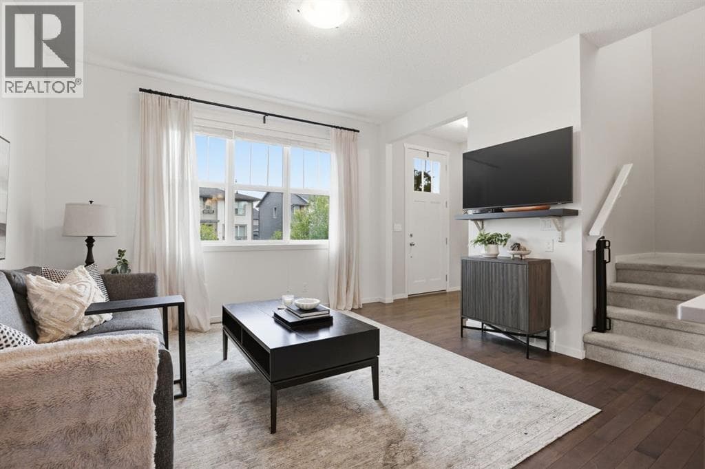 648 Walden Drive SE — photo 4
