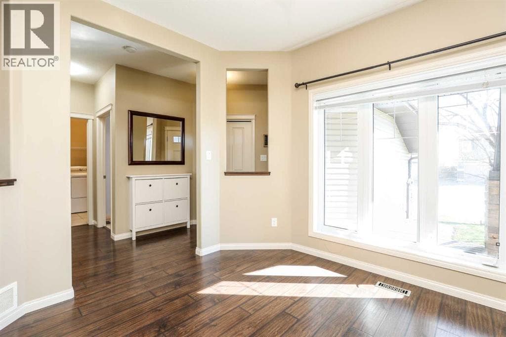 132 Firelight Way W — photo 4
