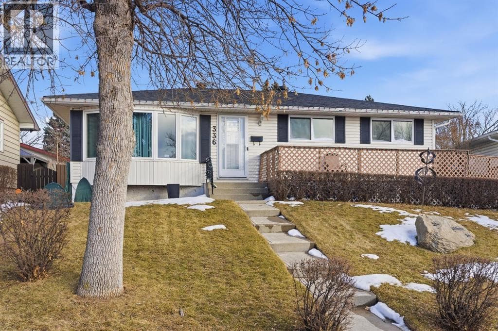 336 Whiteview Close NE — photo 2
