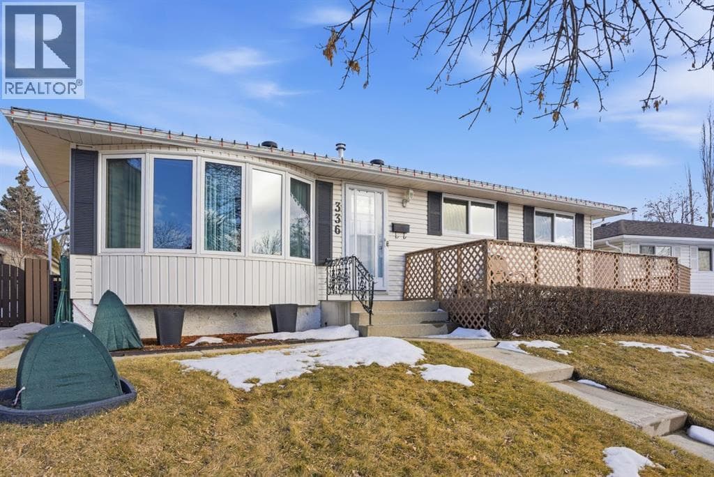 336 Whiteview Close NE — photo 3