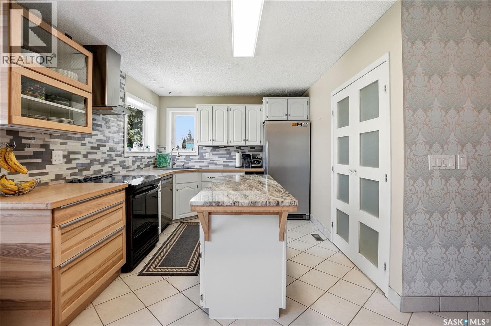 303 Currie CRESCENT — photo 4