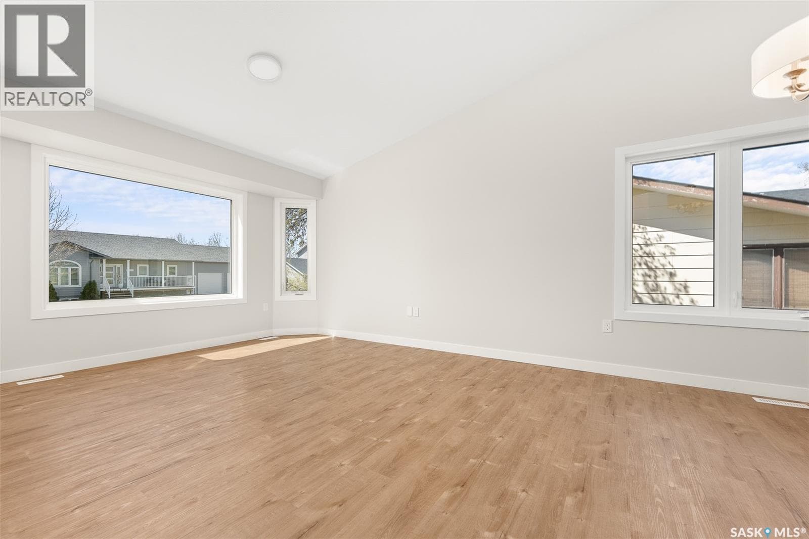 107 Valleyview DRIVE — photo 4