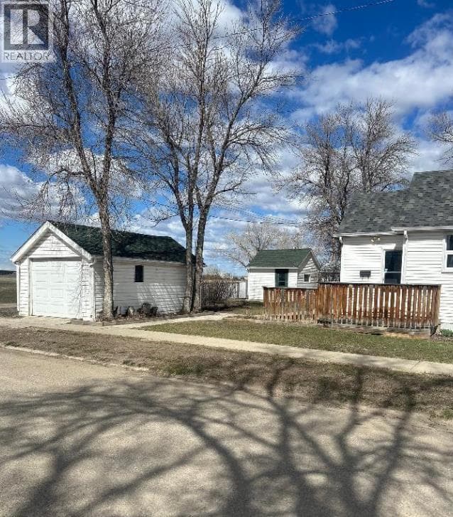 204 Grand Avenue — photo 2