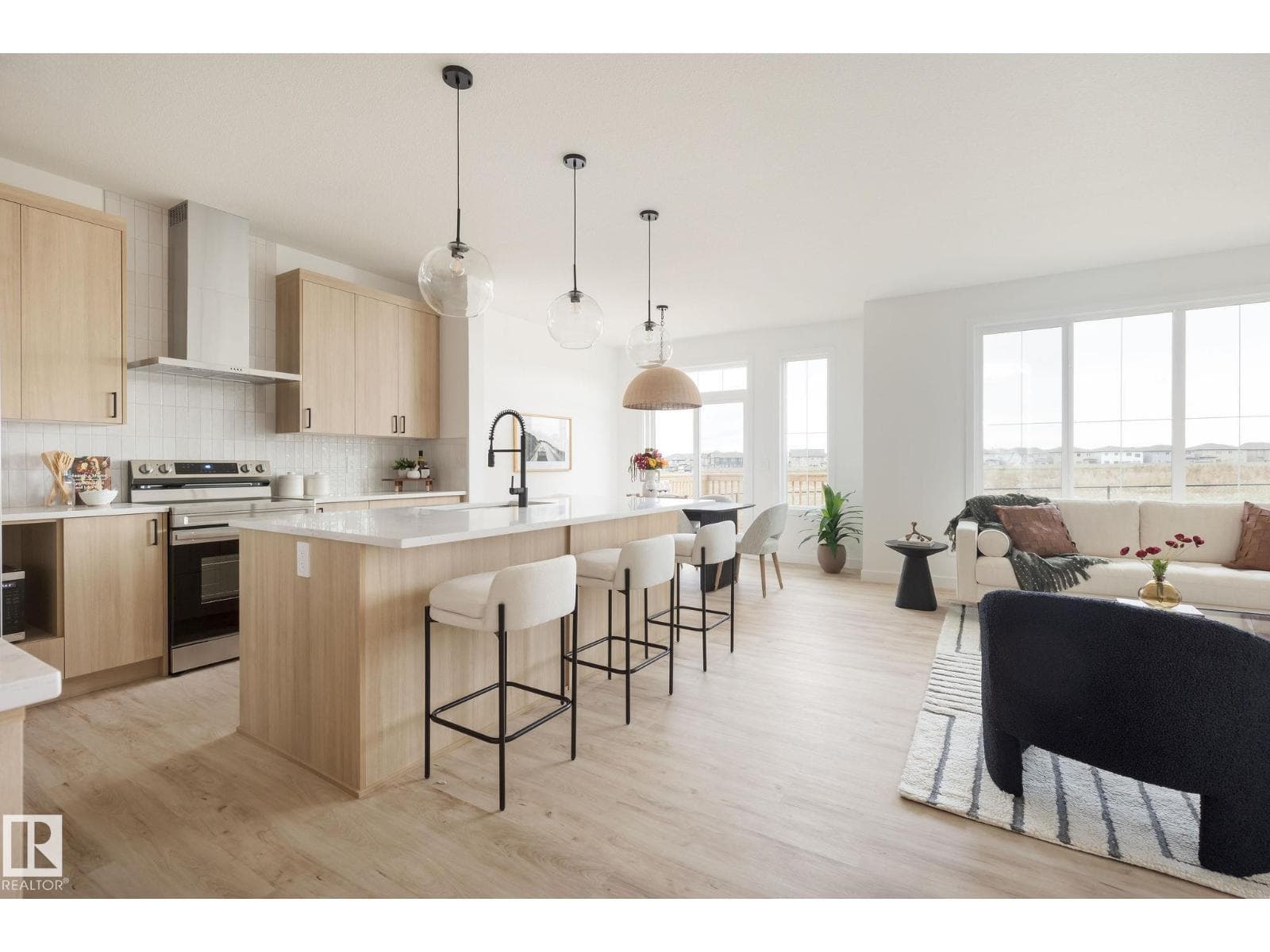 23 Cessy ST — photo 2