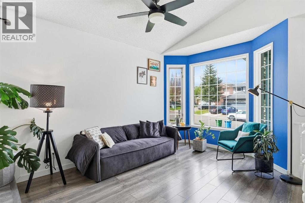 10 Shawbrooke Rise SW — photo 3