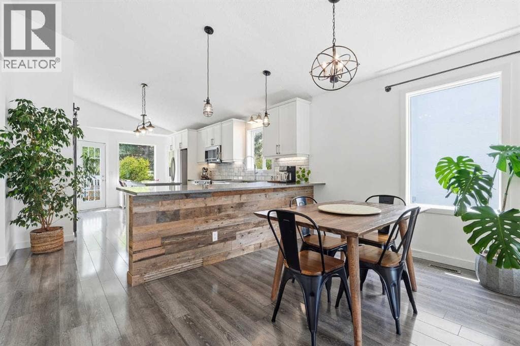 10 Shawbrooke Rise SW — photo 4