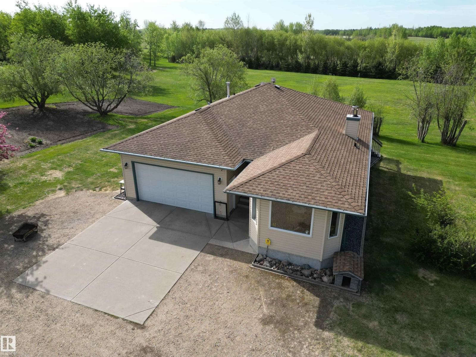 474073 RGE ROAD 242