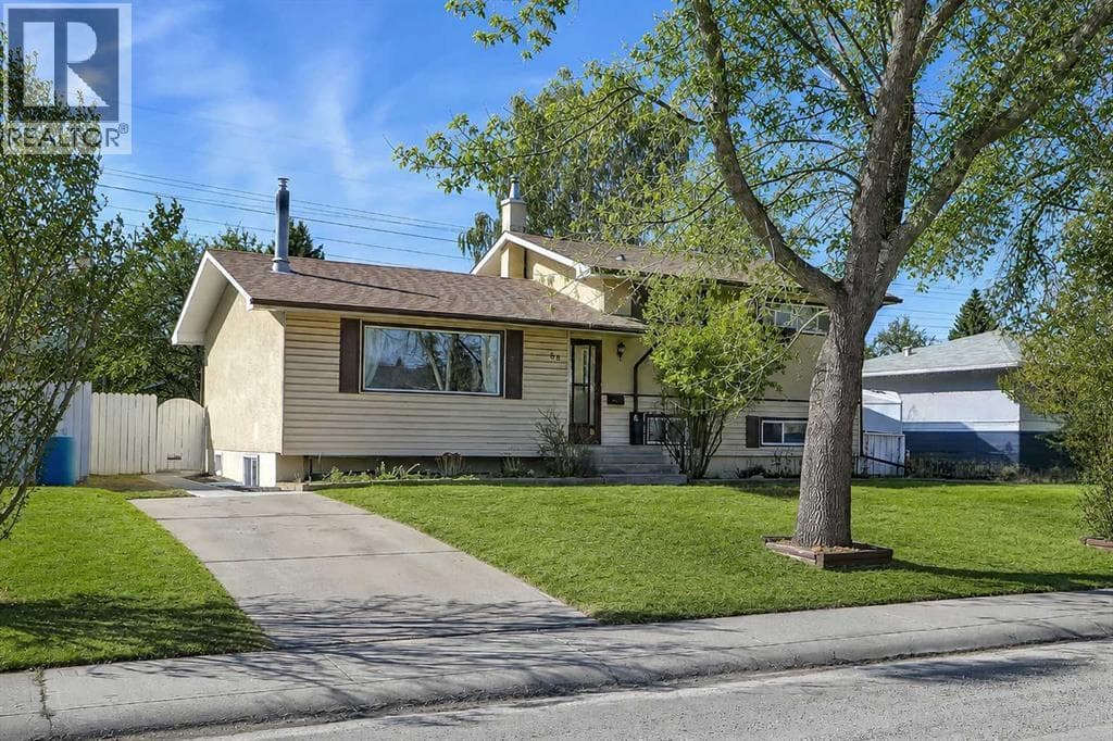68 West Glen Crescent SW