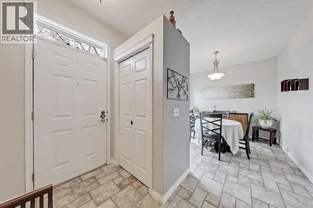 48 Promenade Way SE — photo 3