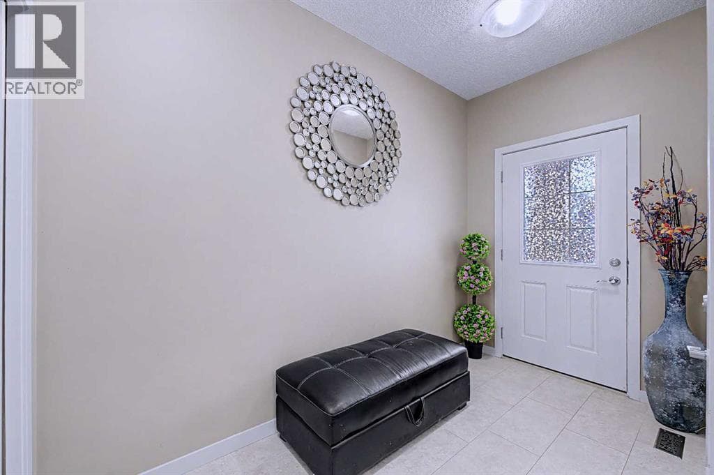 80 Chaparral Valley Crescent SE — photo 2
