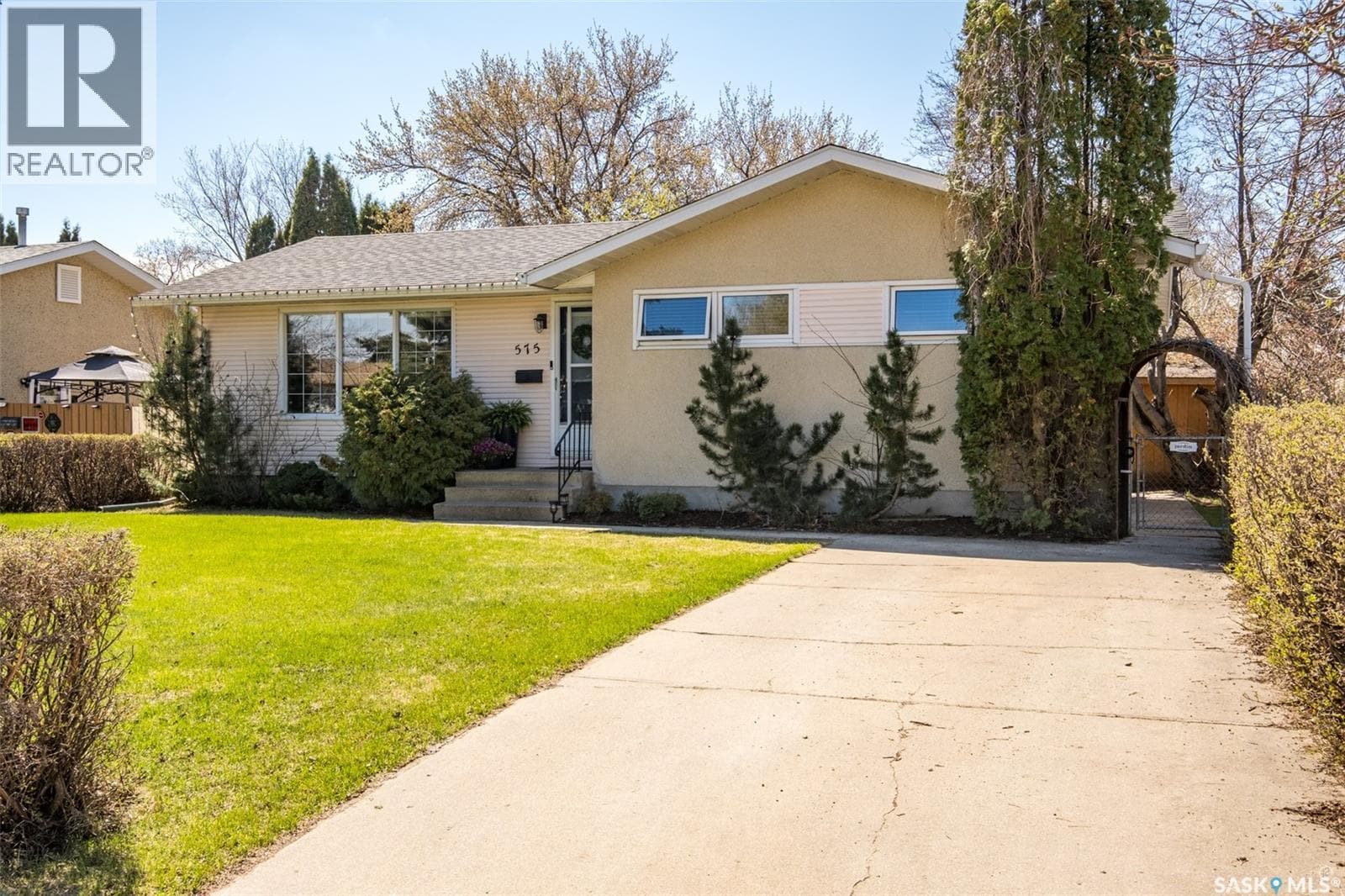 575 27th STREET W