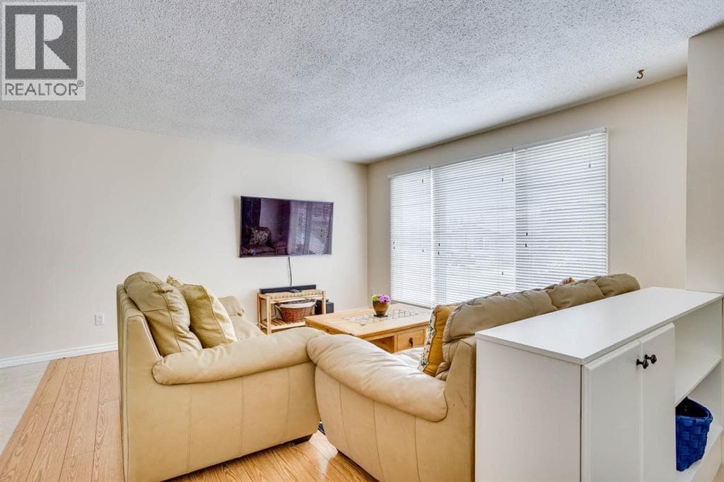 146 Elmore Drive — photo 3