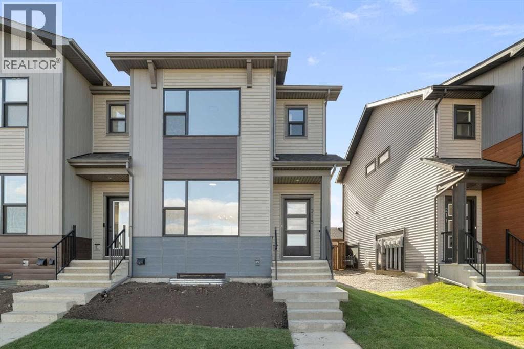 215 Belvedere Avenue SE — photo 2