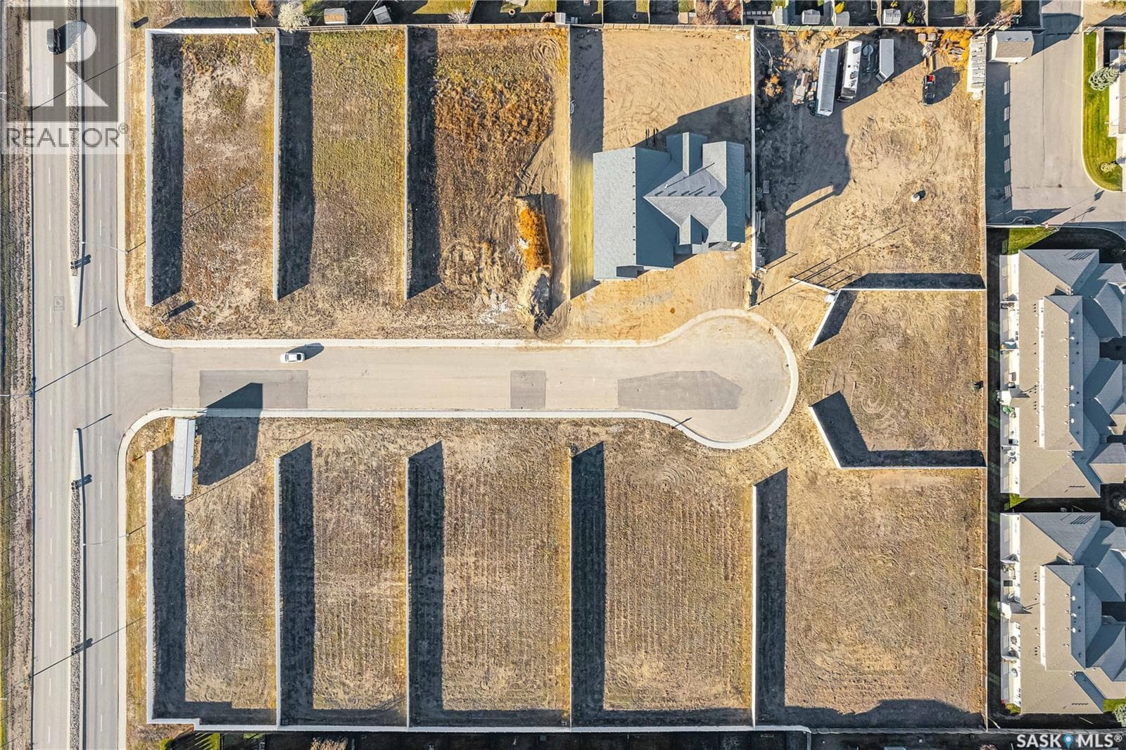 8 Loewen COURT — photo 3