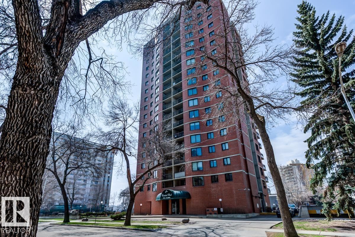 #302 9916 113 ST NW