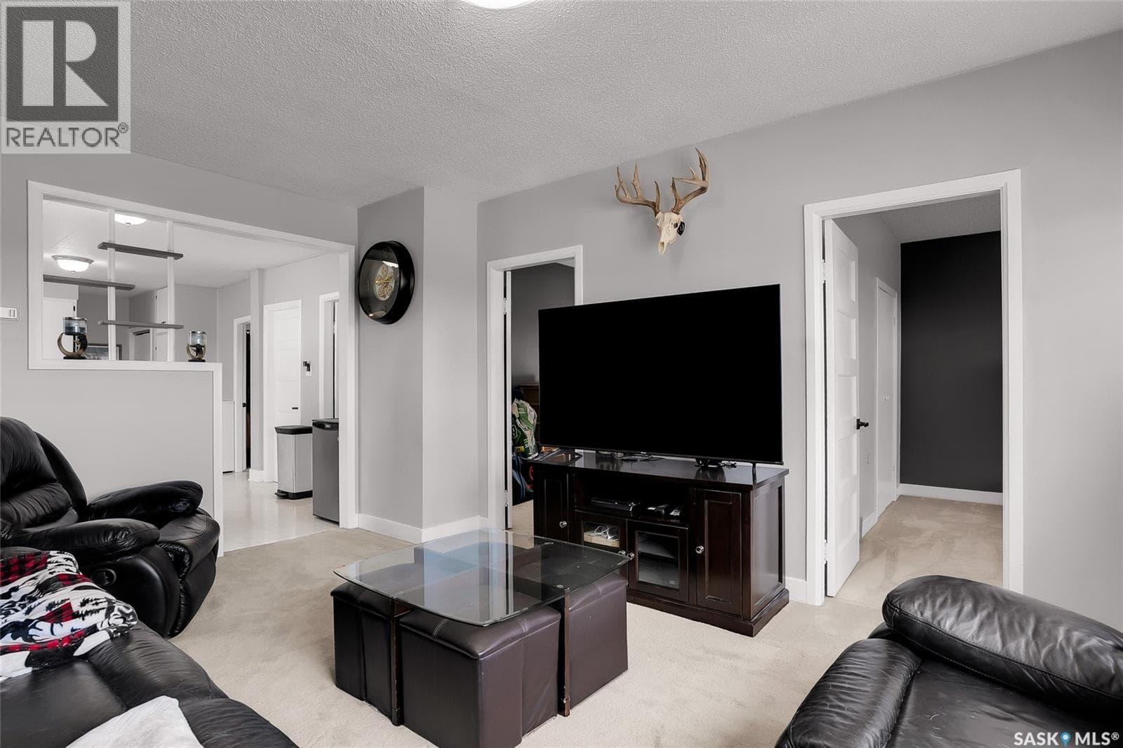 406 Railway AVENUE — photo 3