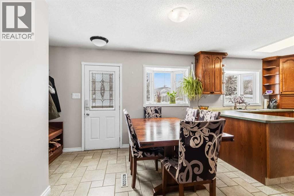 18 Clark Crescent — photo 3