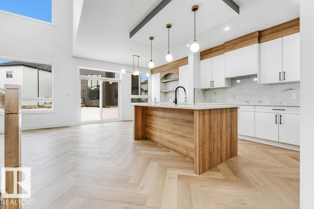 1824 62 AV NE — photo 5