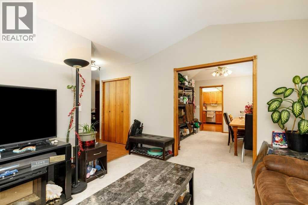 6 Densmore Crescent — photo 4