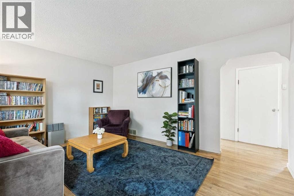 6507 34 Avenue NW — photo 5