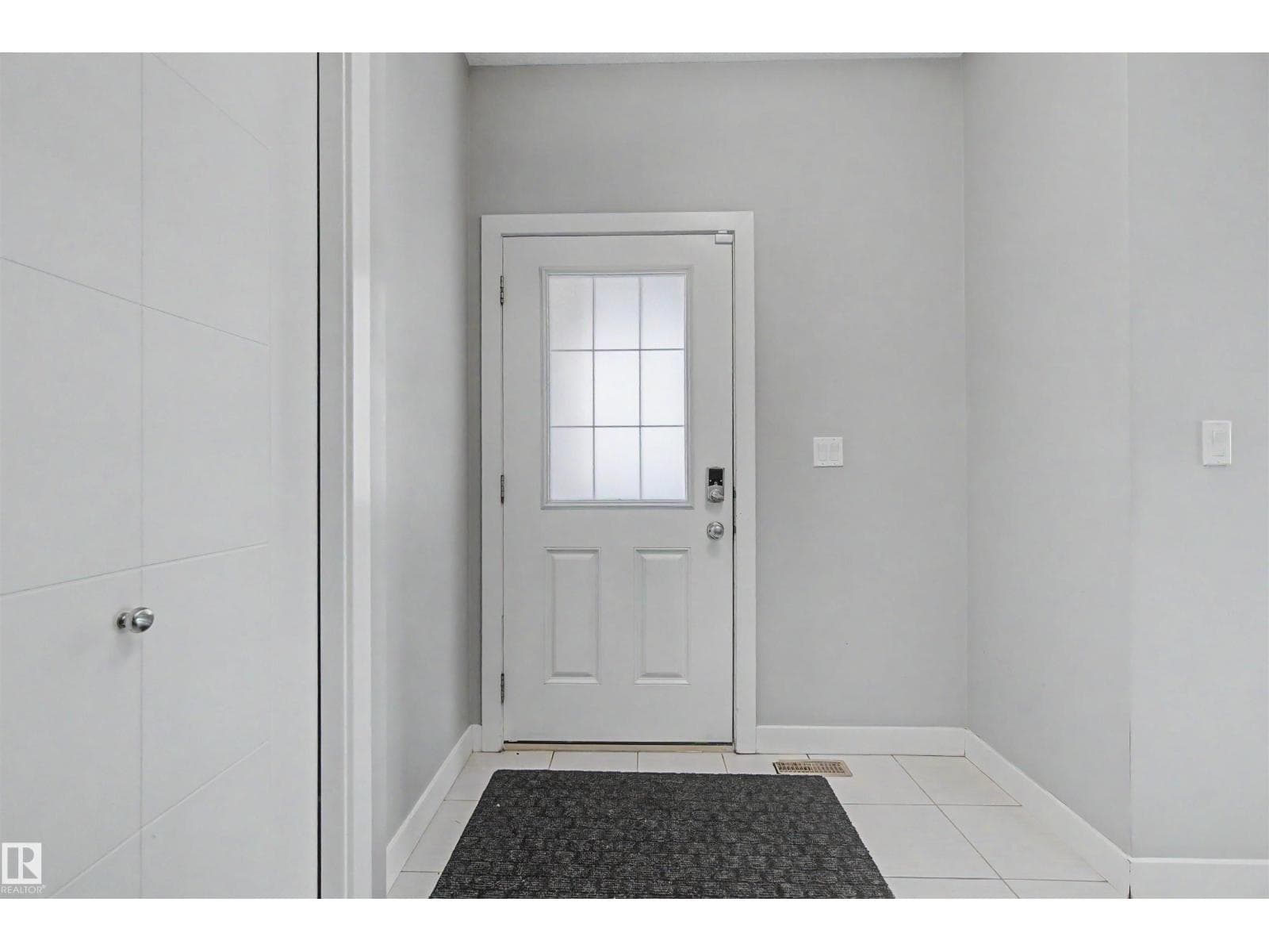 1602 CHAPMAN WY SW — photo 3