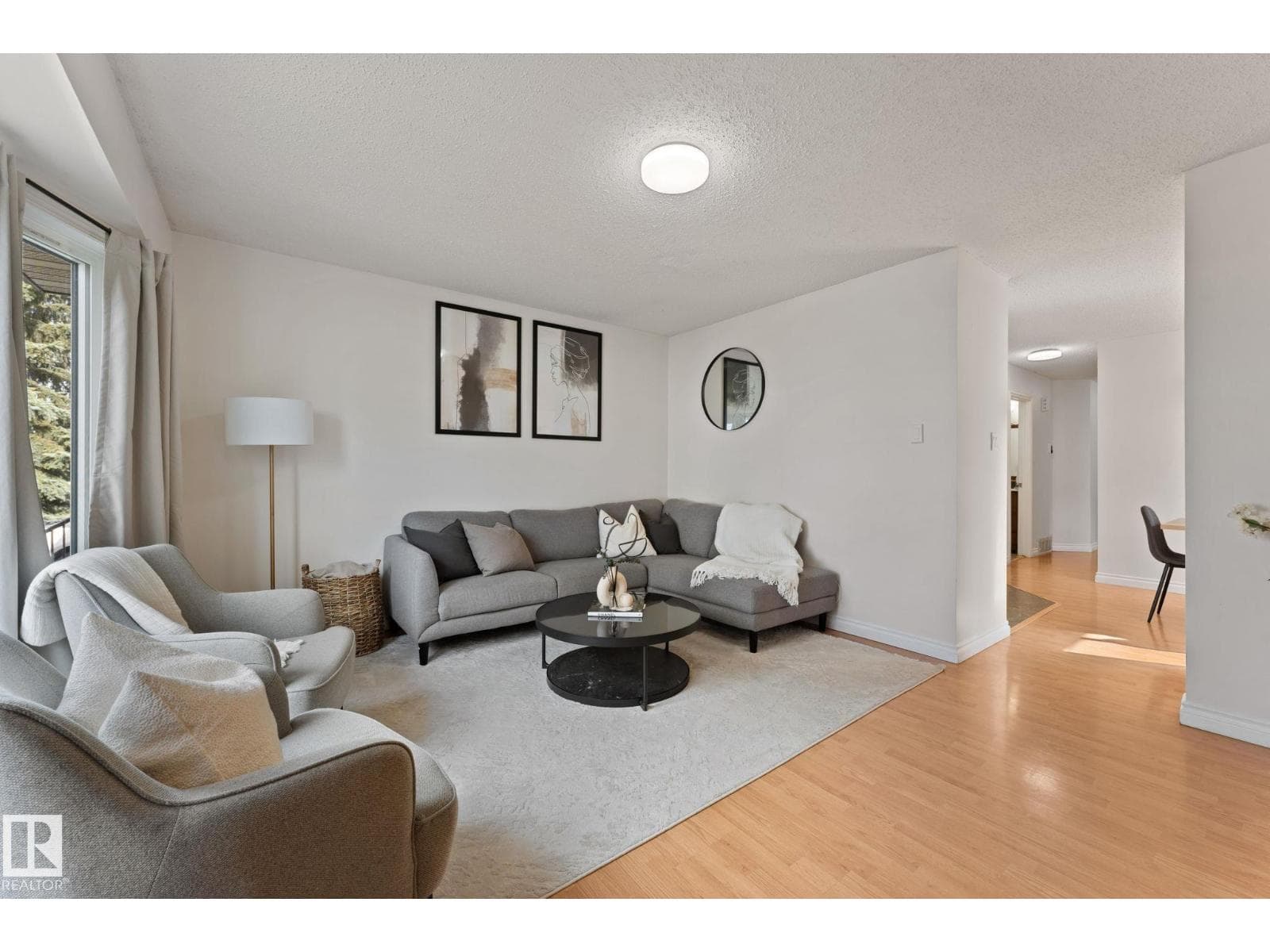 4621 126 AV NW — photo 3