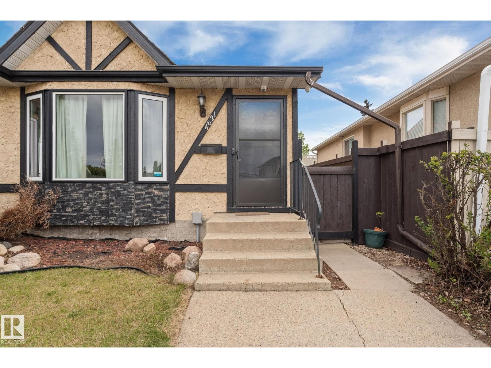 4621 126 AV NW — photo 2