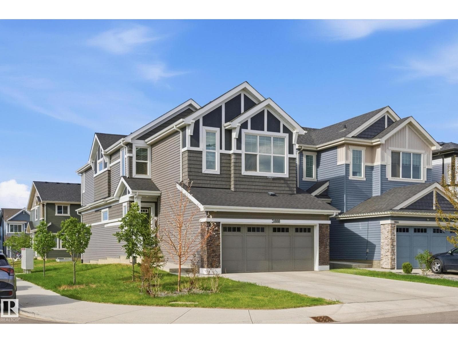 3888 CHRUSTAWKA PL SW — photo 2