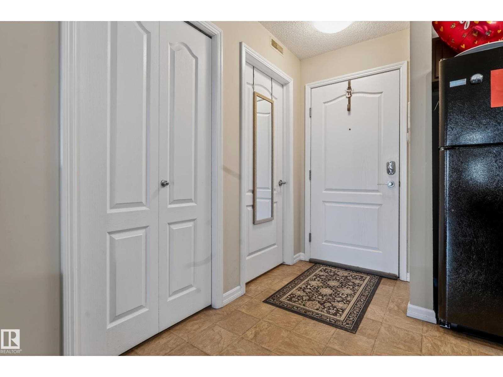 #419 271 CHARLOTTE WY — photo 3