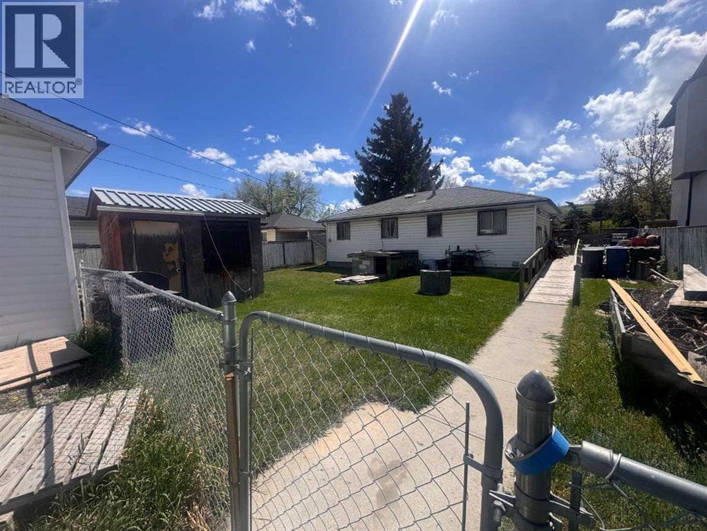 8132 Bowness Road NW — photo 3