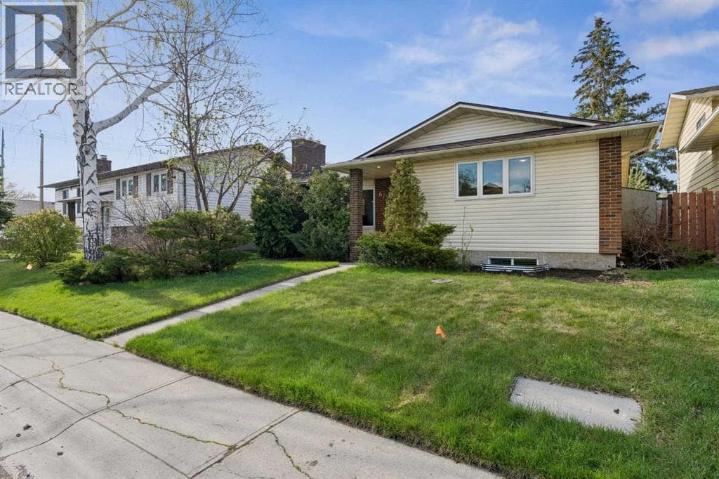 6751 34 Avenue NE — photo 2