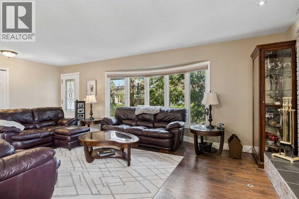 6751 34 Avenue NE — photo 5
