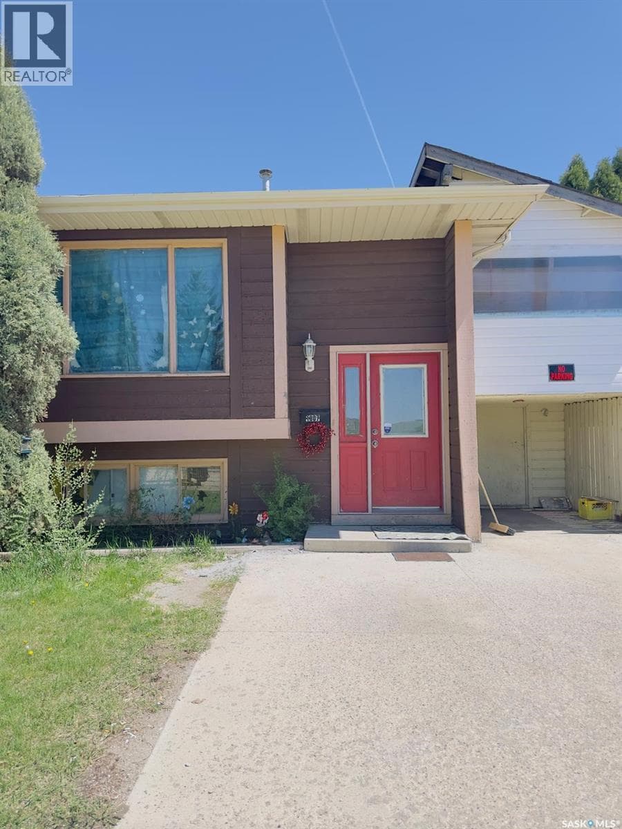 1607 Acadia DRIVE