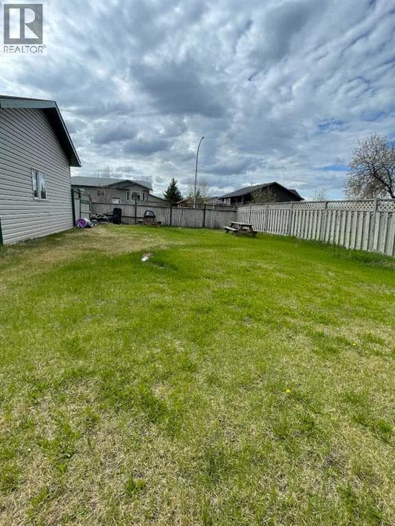 12 Bison Crescent — photo 2