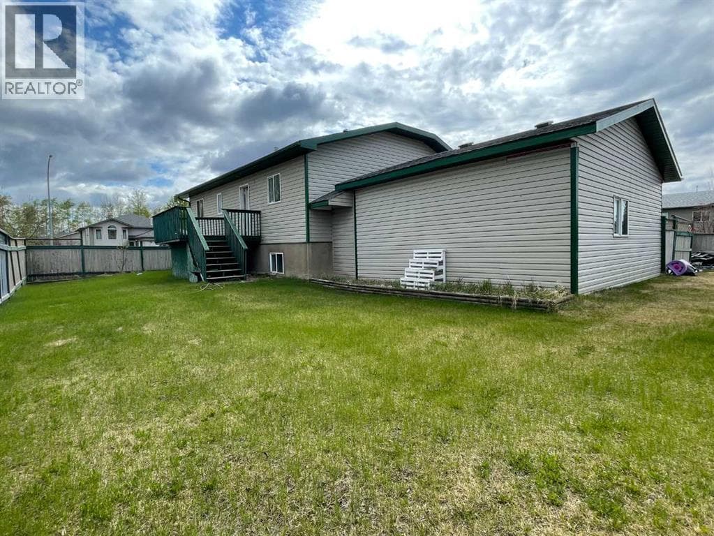 12 Bison Crescent — photo 3