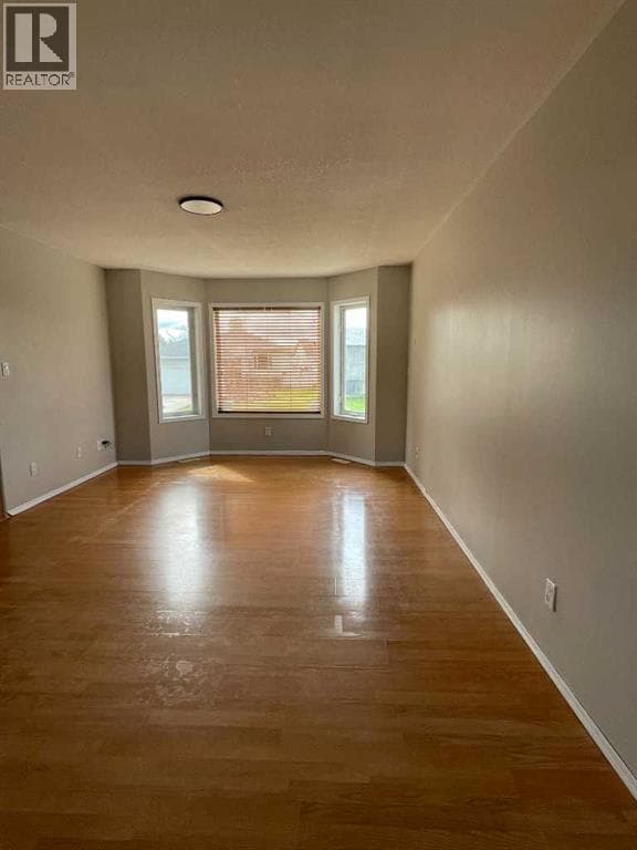 12 Bison Crescent — photo 4