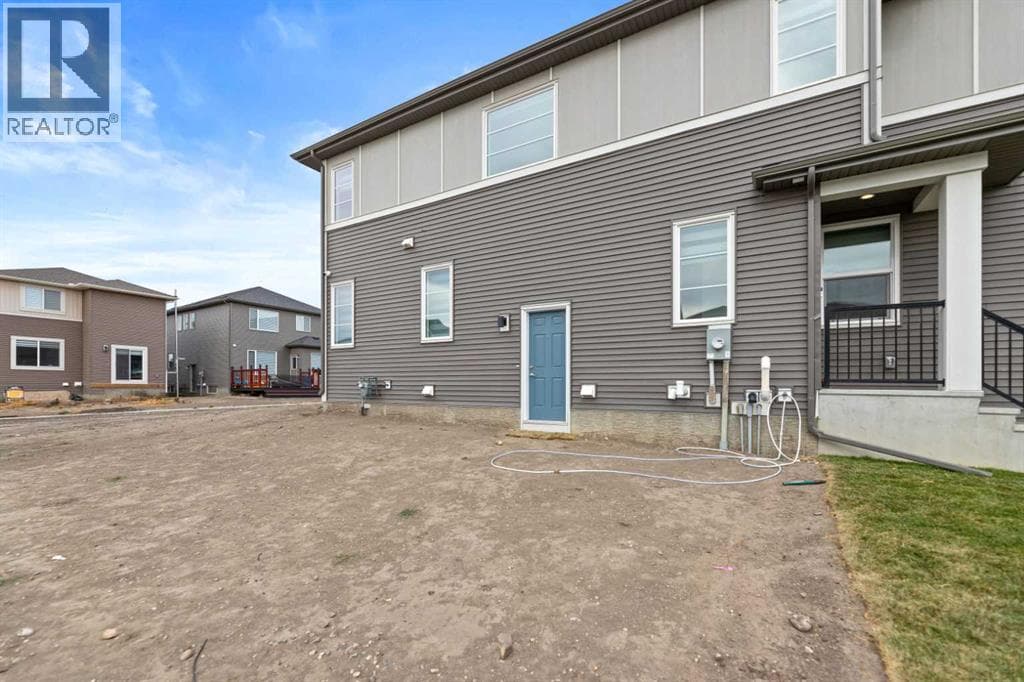 7 Corner Glen Common NE — photo 3