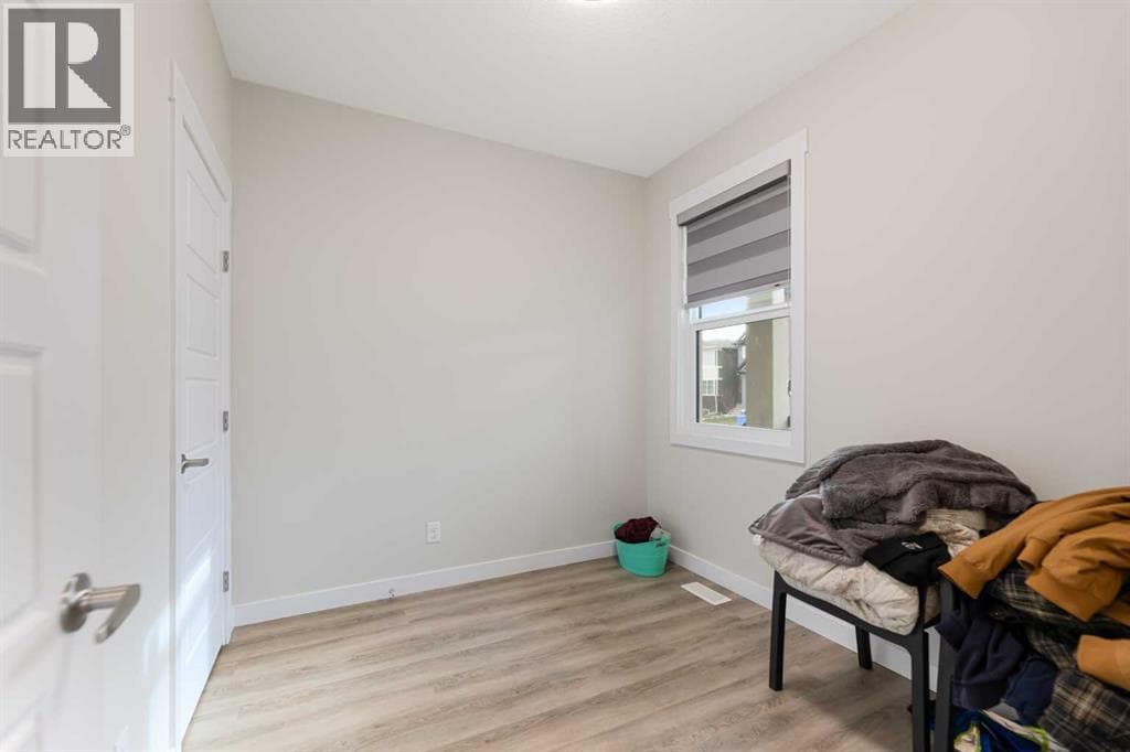 7 Corner Glen Common NE — photo 5