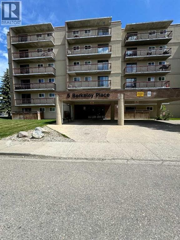 617, 5 Berkeley Place W