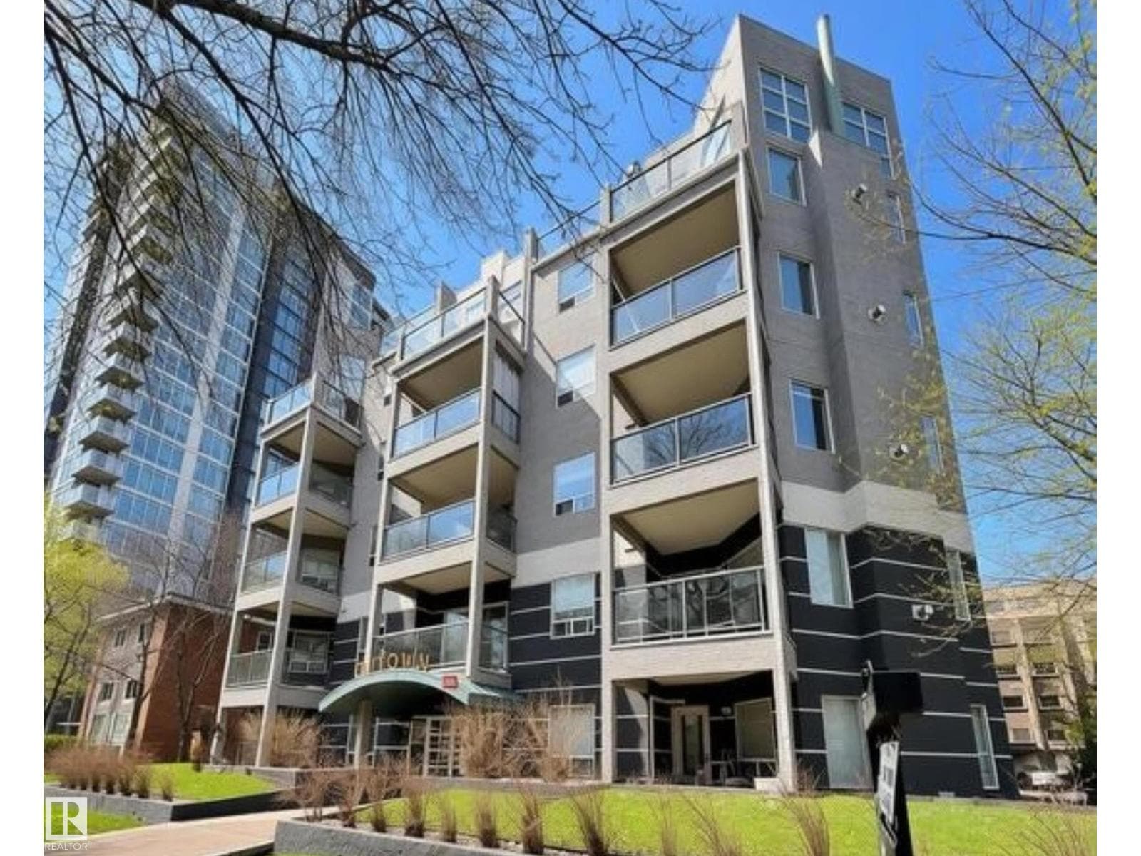#203 10046 110 ST NW
