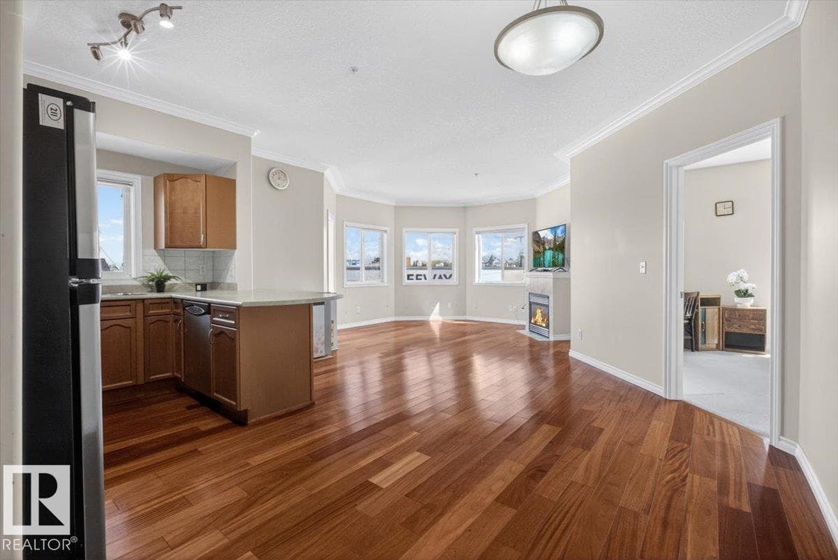 #326 8528 82 AV NW — photo 5