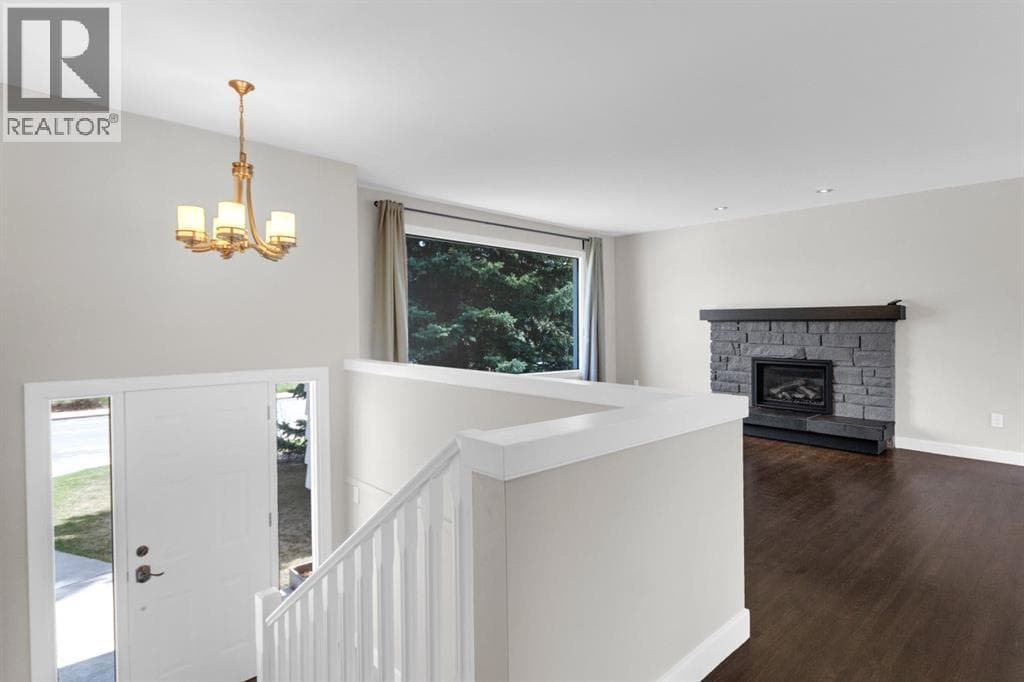 5615 Lakeview Drive SW — photo 2