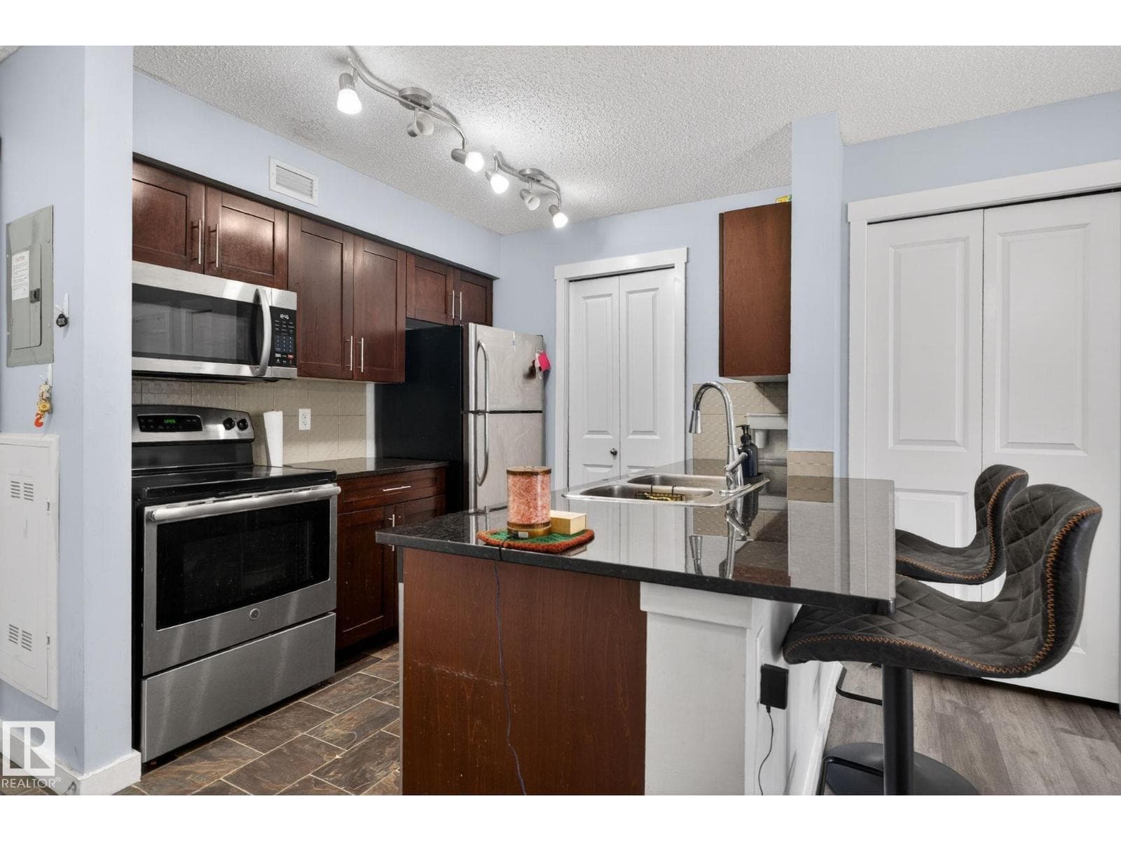 #318 5810 MULLEN PL NW — photo 5