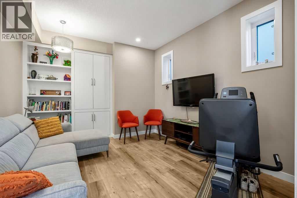 2226 Westmount Road NW — photo 4