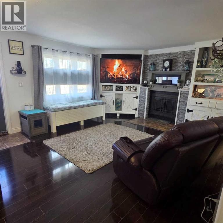5015 8 Avenue — photo 2
