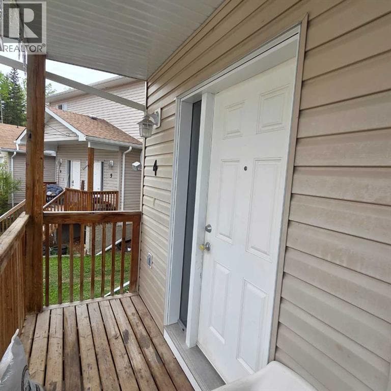 4, 624 41 Street — photo 2