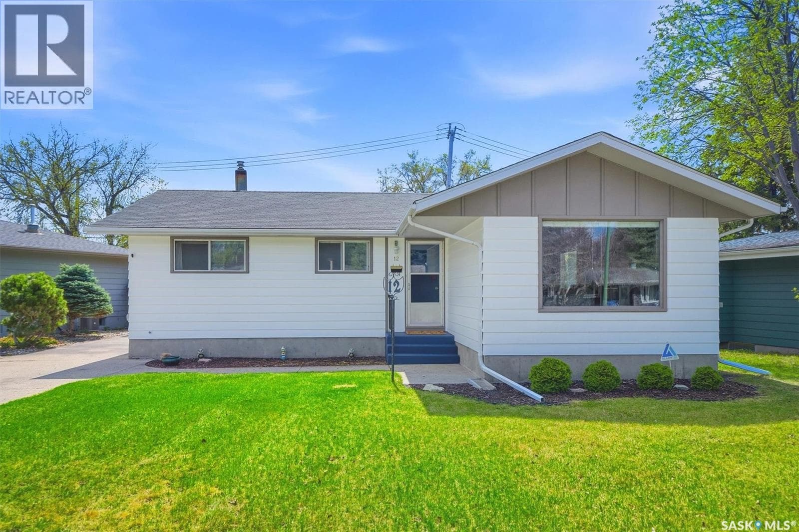 12 Murphy CRESCENT