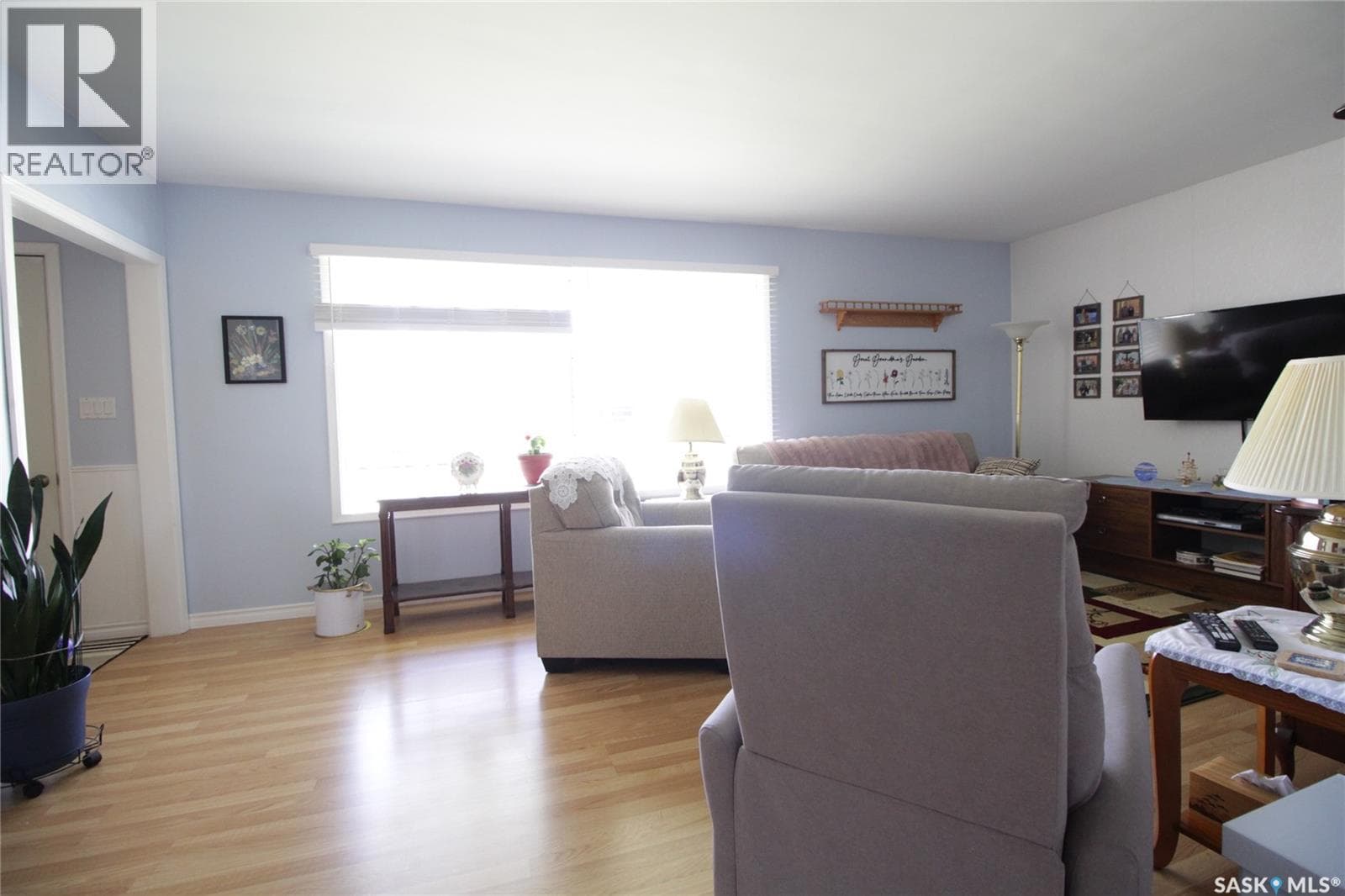 1208 Mark AVENUE — photo 4